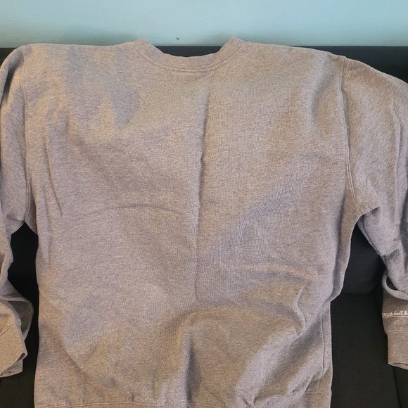 NWOT Toronto Raptors sweatshirt - Picture 5 of 5